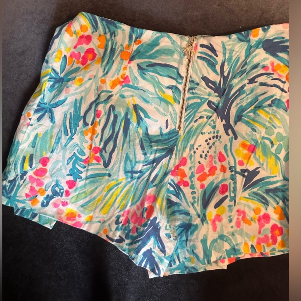 Lilly Pulitzer skort - Picture 3 of 5